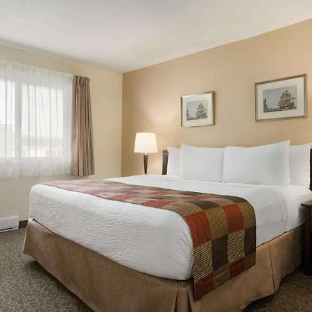 Days Inn By Wyndham Montreal East Εξωτερικό φωτογραφία