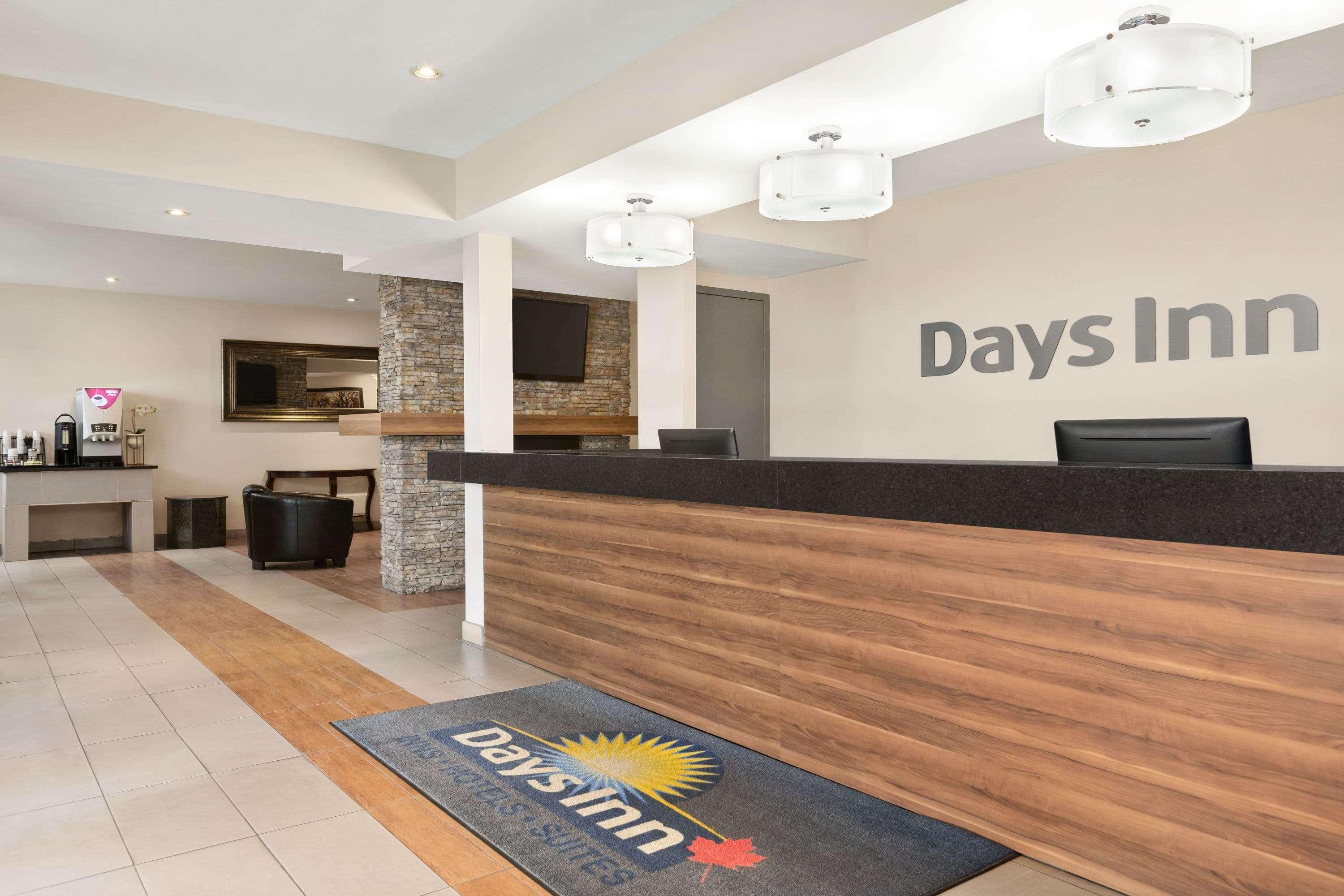 Days Inn By Wyndham Montreal East Εξωτερικό φωτογραφία