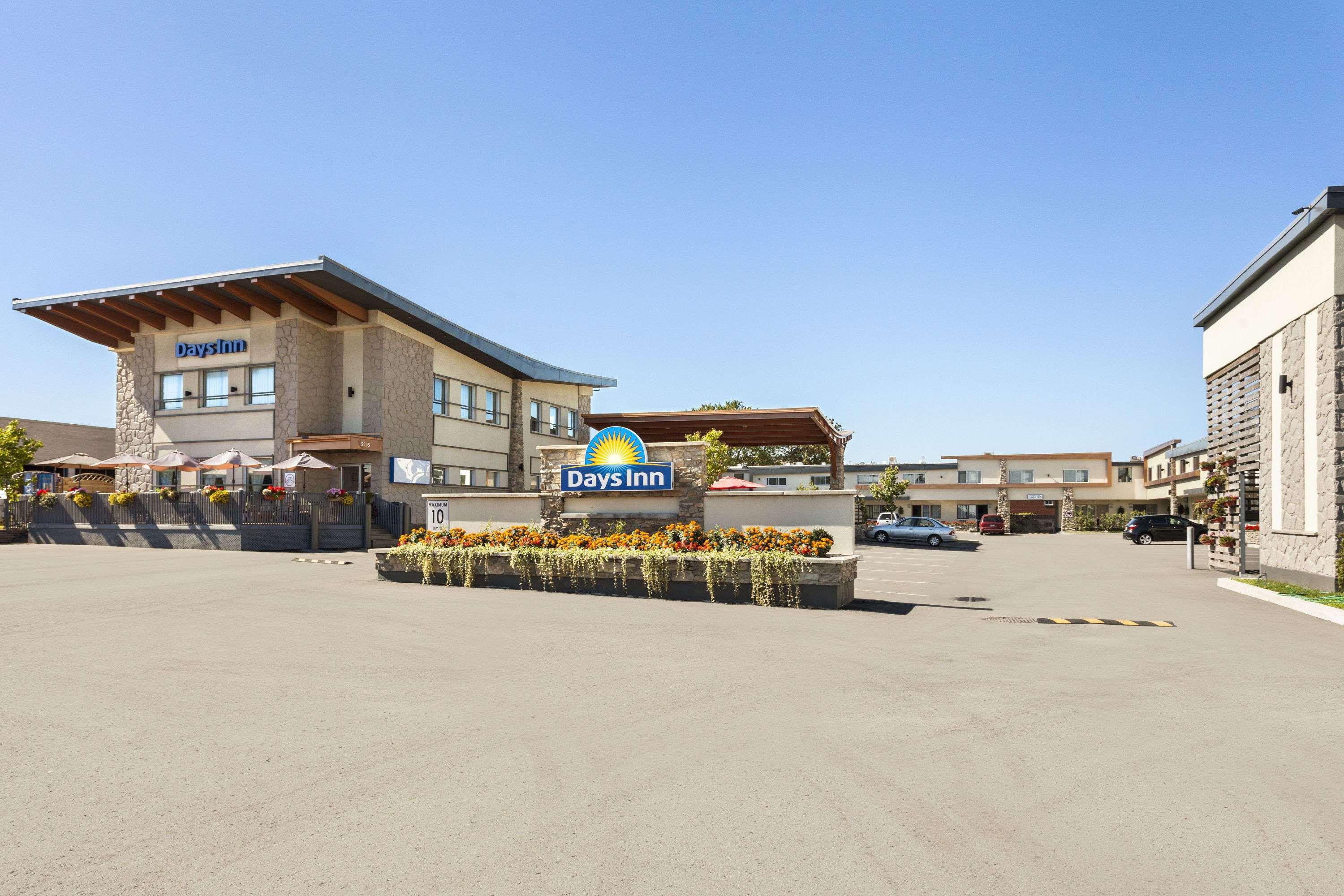 Days Inn By Wyndham Montreal East Εξωτερικό φωτογραφία