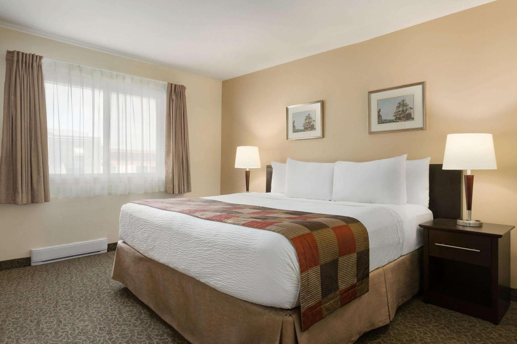 Days Inn By Wyndham Montreal East Εξωτερικό φωτογραφία