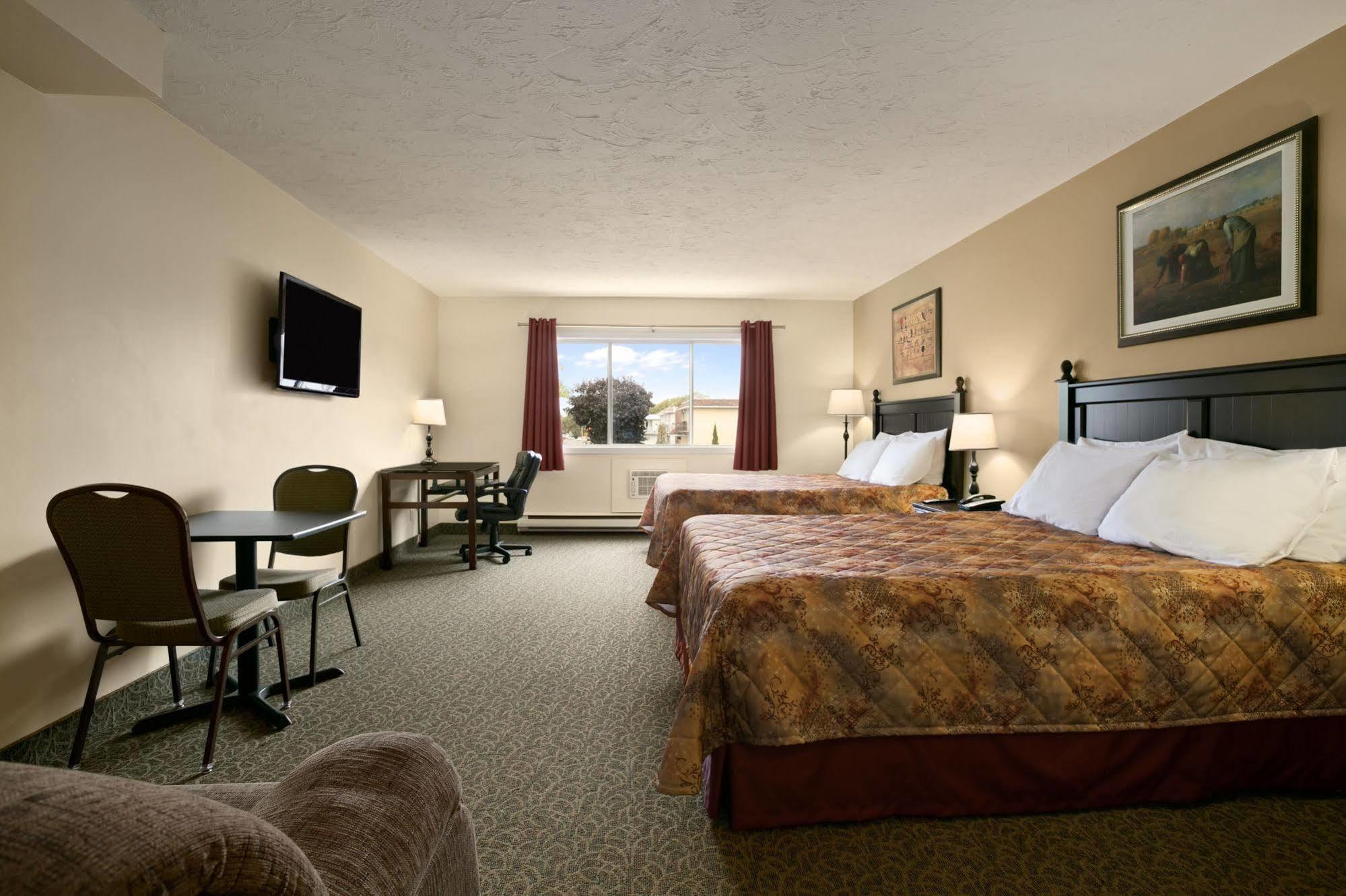 Days Inn By Wyndham Montreal East Εξωτερικό φωτογραφία