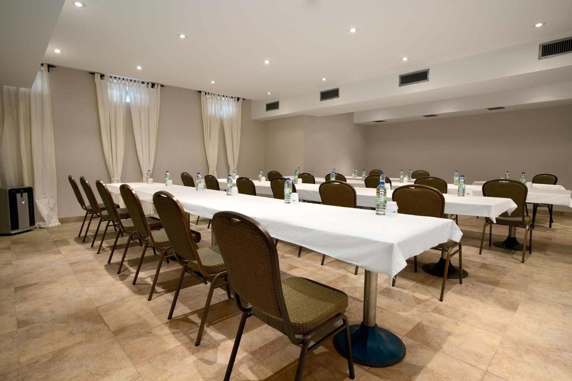 Days Inn By Wyndham Montreal East Εξωτερικό φωτογραφία